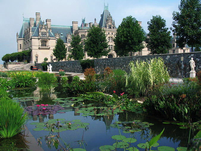  . ,   •
Biltmore Estate. Asheville, North Carolina