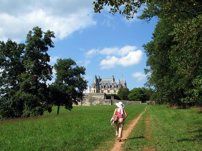    …
 . ,   •
Biltmore Estate. Asheville, North Carolina