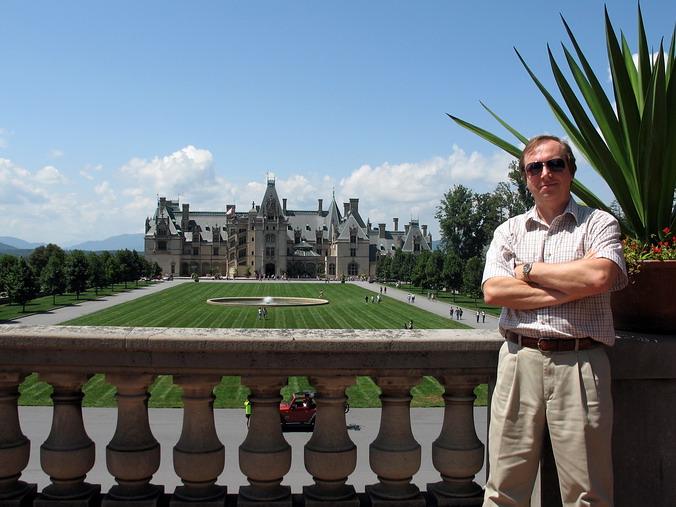   - …
 . ,   •
Biltmore Estate. Asheville, North Carolina