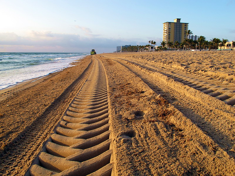     ,
    …
•  ,  • Fort Lauderdale, Florida
