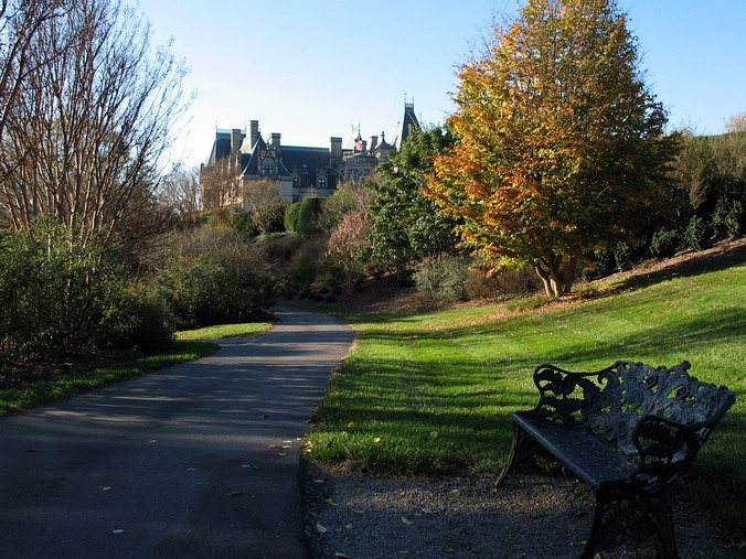   …
 . ,   •
Fall, Christmas. Biltmore Estate. Asheville, North Carolina