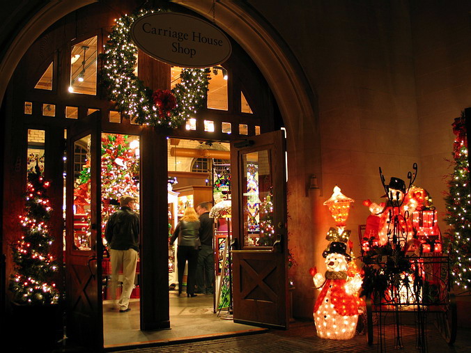  …
 . ,   •
Fall, Christmas. Biltmore Estate. Asheville, North Carolina