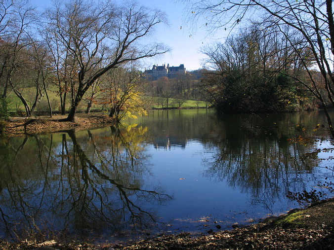   …
 . ,   •
Fall, Christmas. Biltmore Estate. Asheville, North Carolina